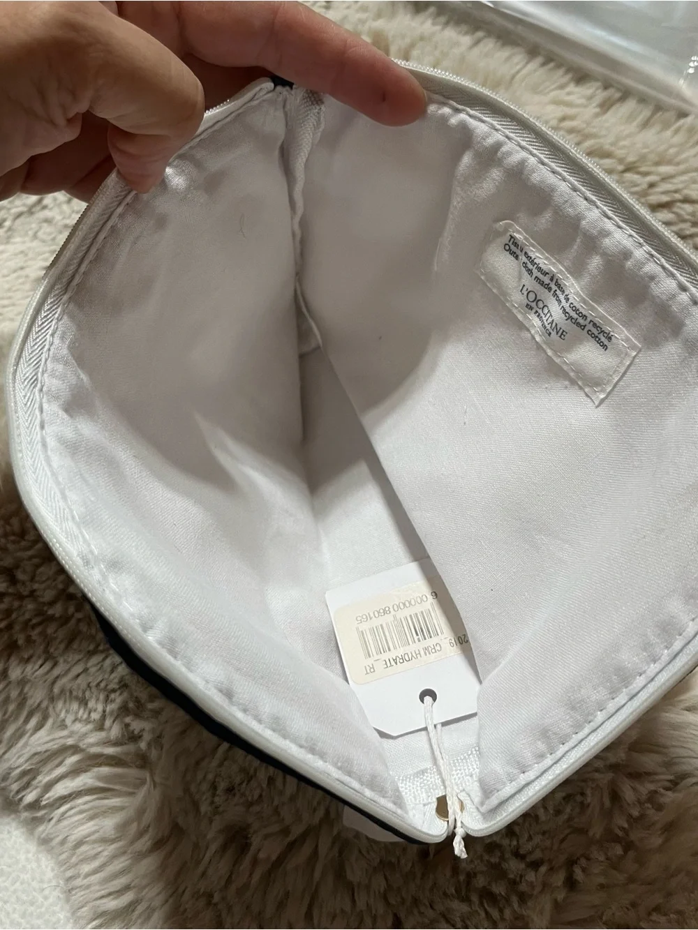 L'OCCITANE White Canvas Pouch with Navy Label NWT 02-06R